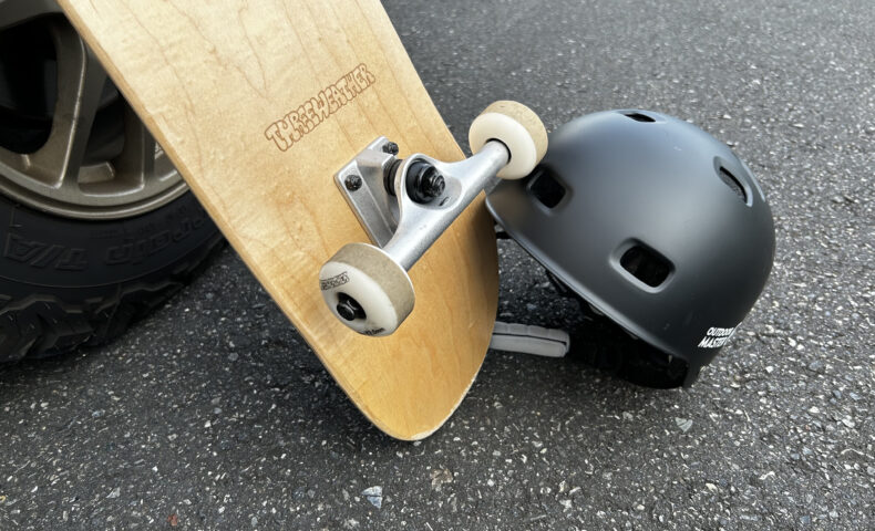 スケボーとヘルメット